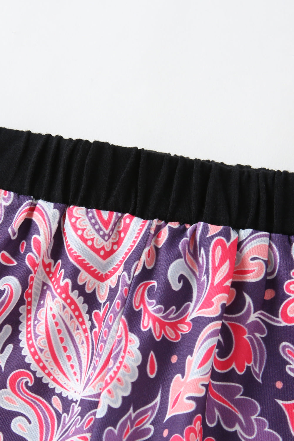 Boys Giraffe Graphic T-shirt and Paisley Shorts Set